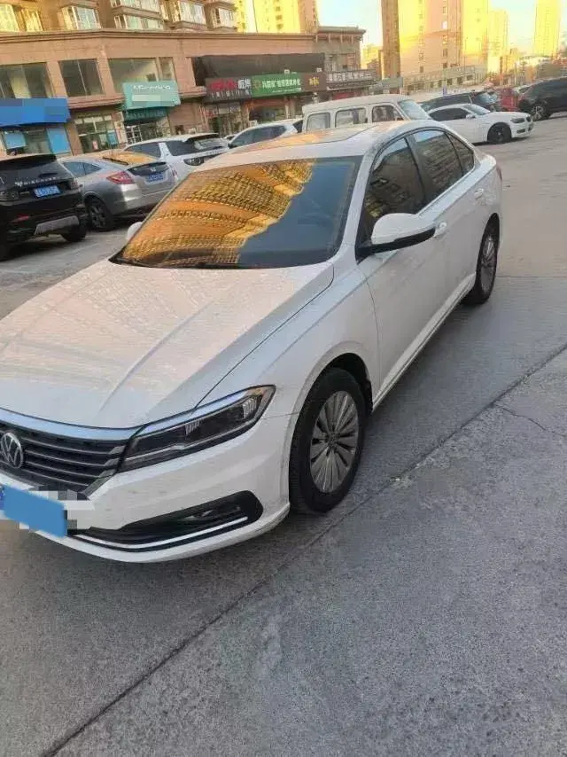 2022 VOLKSWAGEN SAGITAR view 1