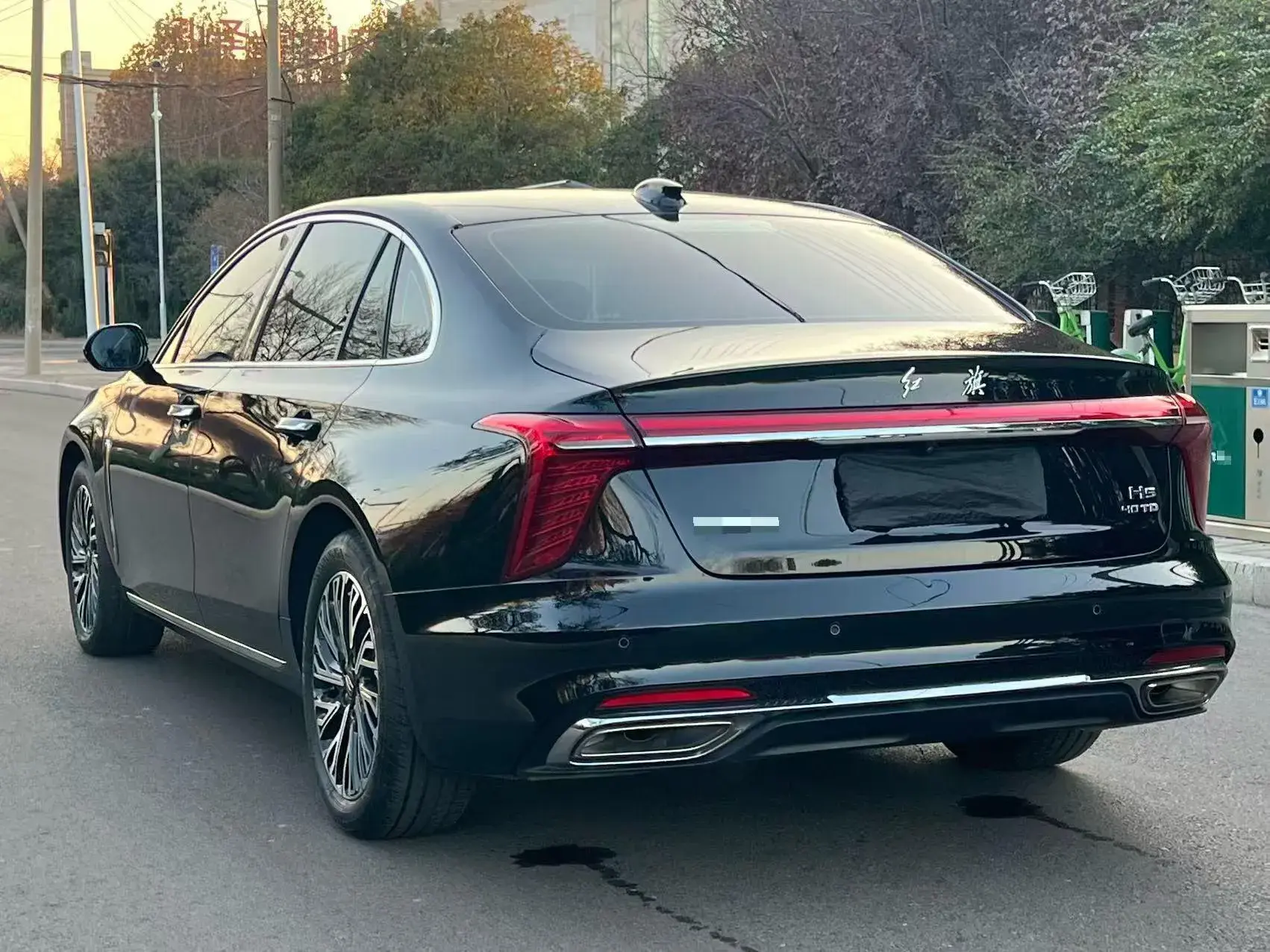 2024 HONGQI H5 thumbnail 4