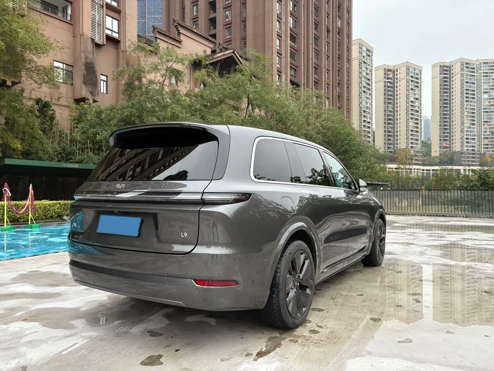 2022 LI L9 thumbnail 2