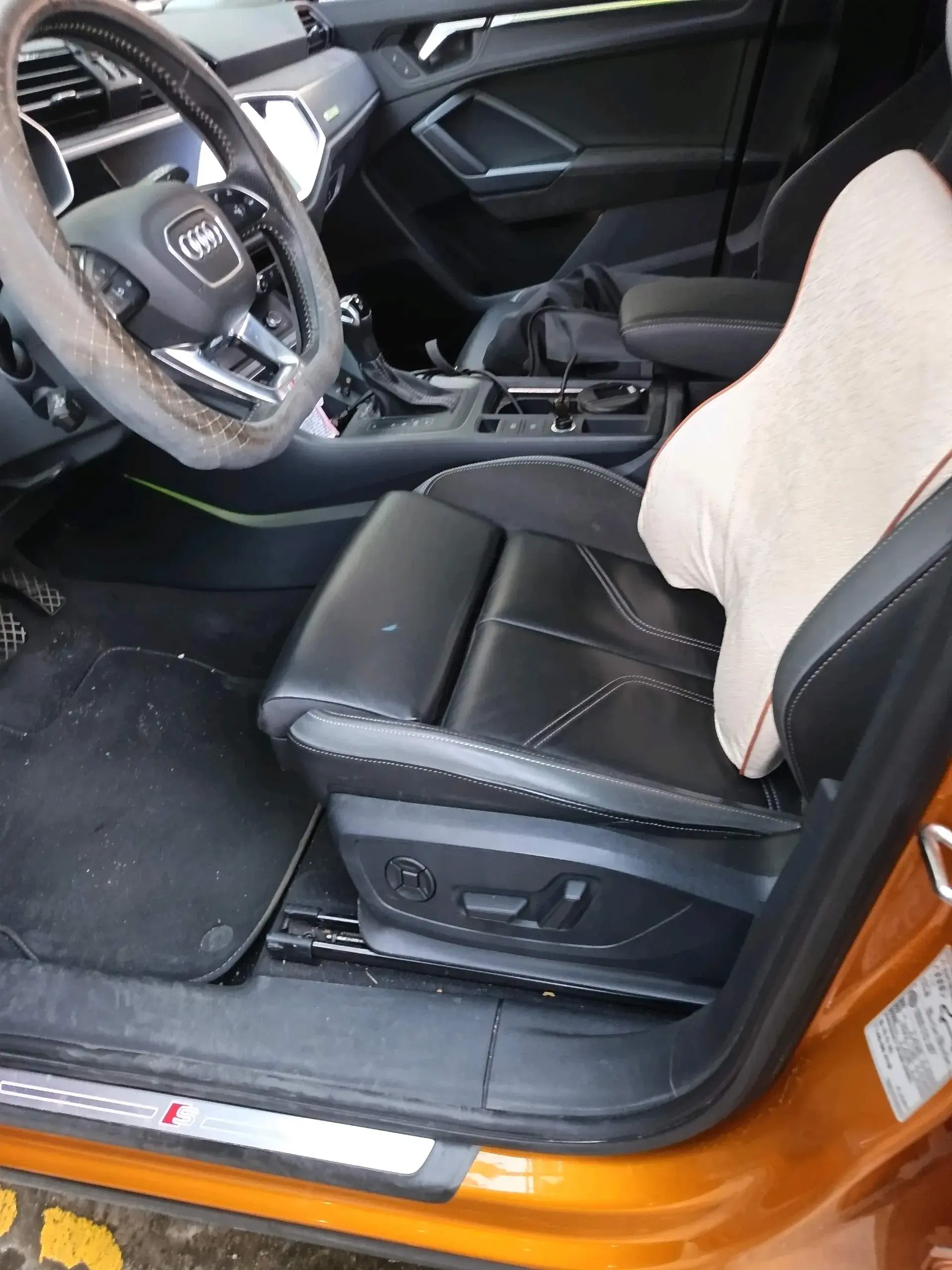 2020 AUDI Q3 thumbnail 2