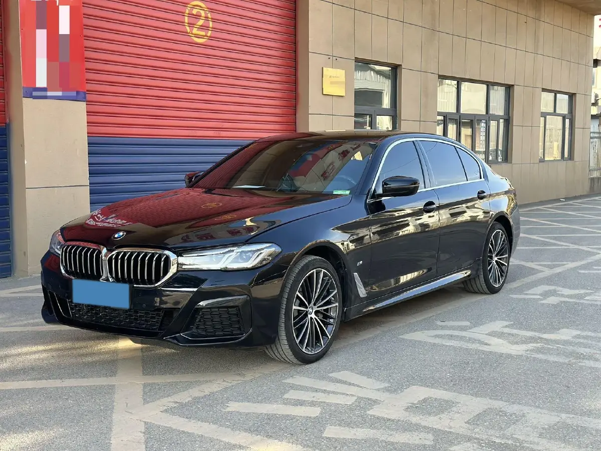2022 BMW 5 Series 2.0T 252HP L4 8AT