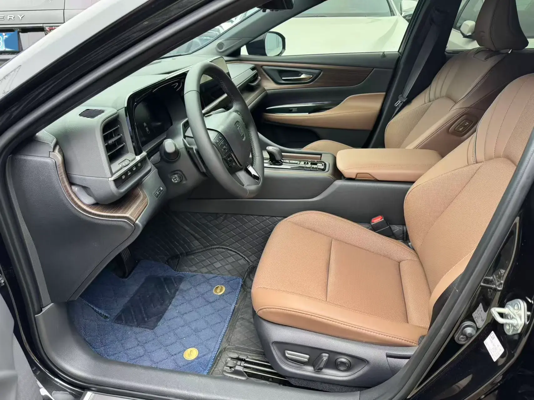 2024 TOYOTA CROWN thumbnail 4