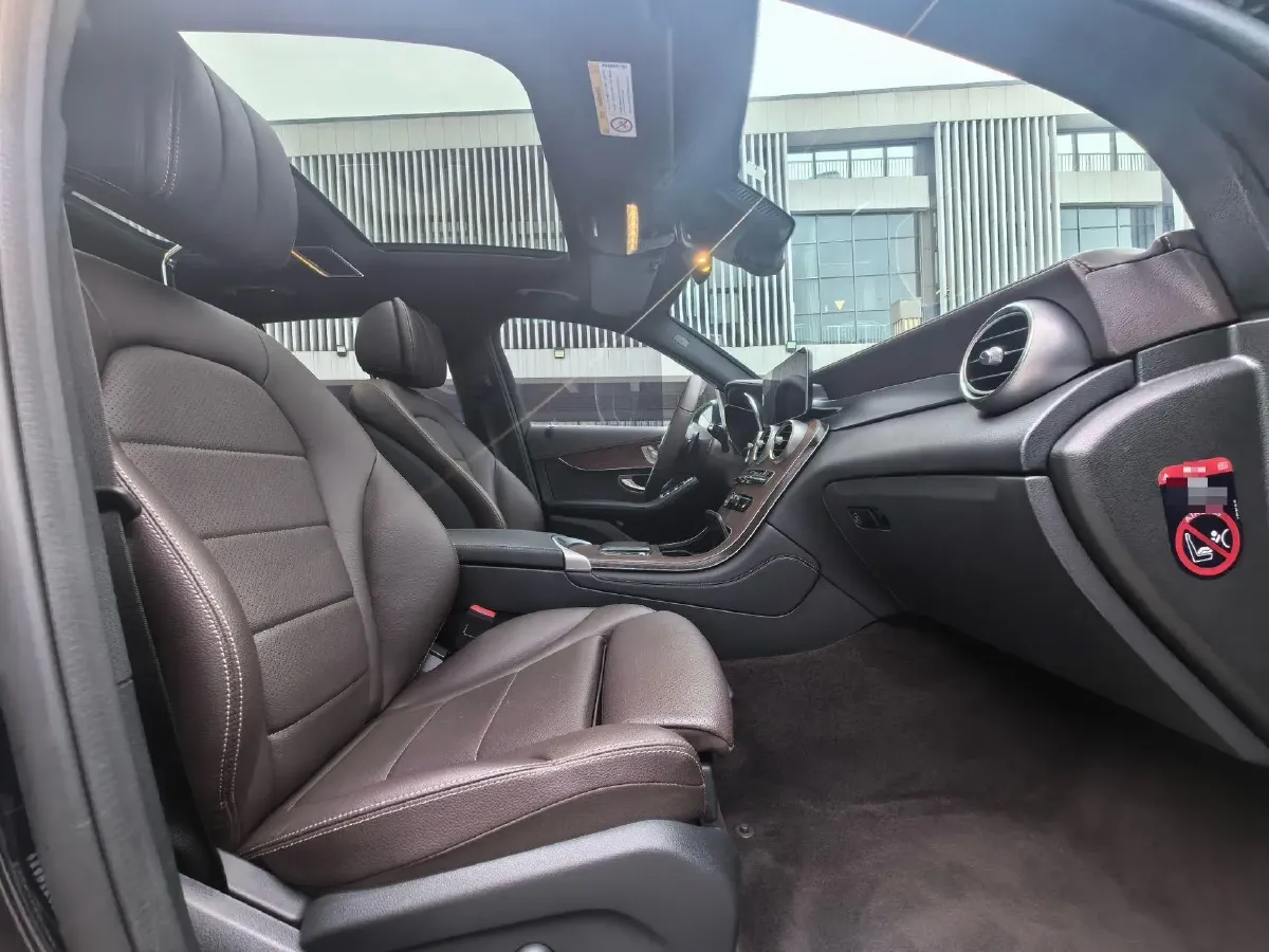 2021 Mercedes-Benz GLC Class 2.0T 258HP L4 9AT,autocango,china used car exporter,china ev exporter,chinese used car exporter,chinese used ev exporter
