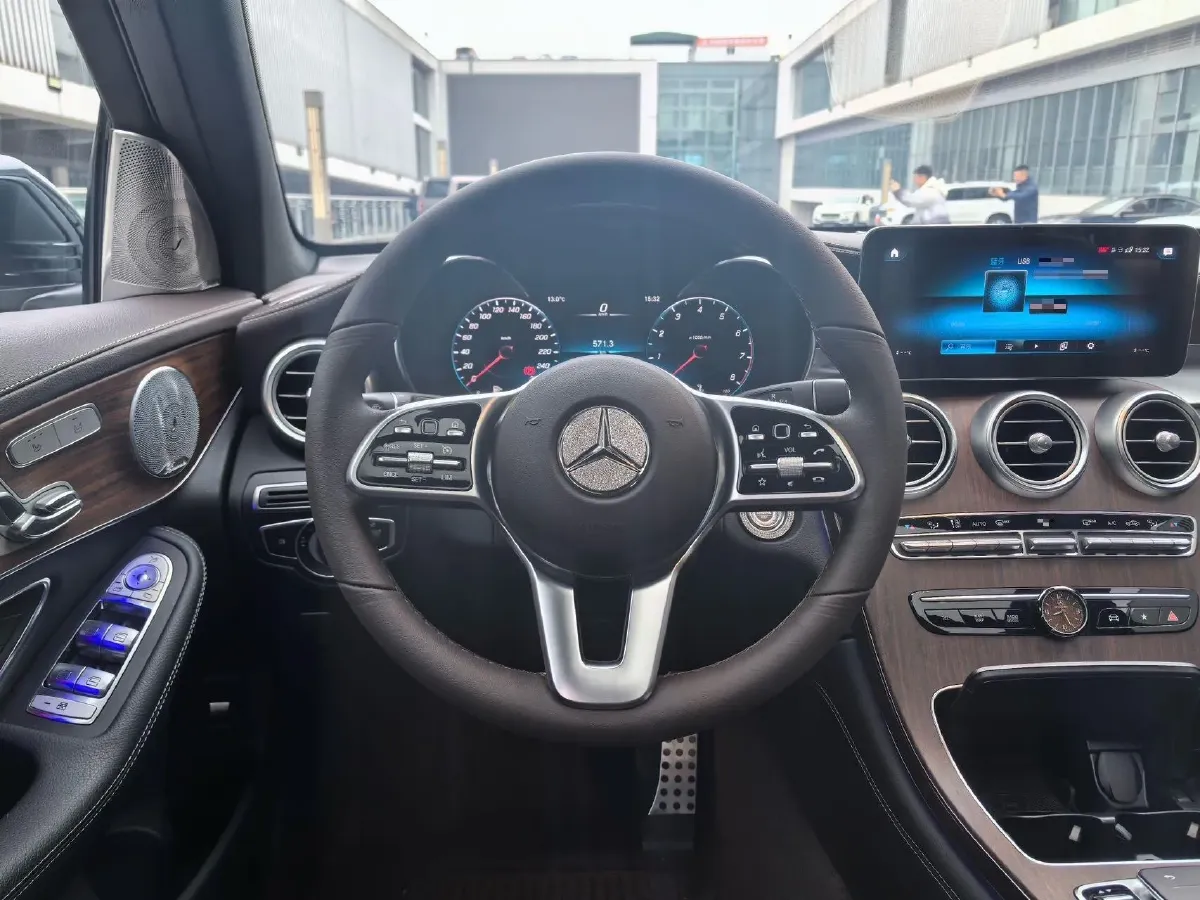 2021 Mercedes-Benz GLC Class 2.0T 258HP L4 9AT,autocango,china used car exporter,china ev exporter,chinese used car exporter,chinese used ev exporter