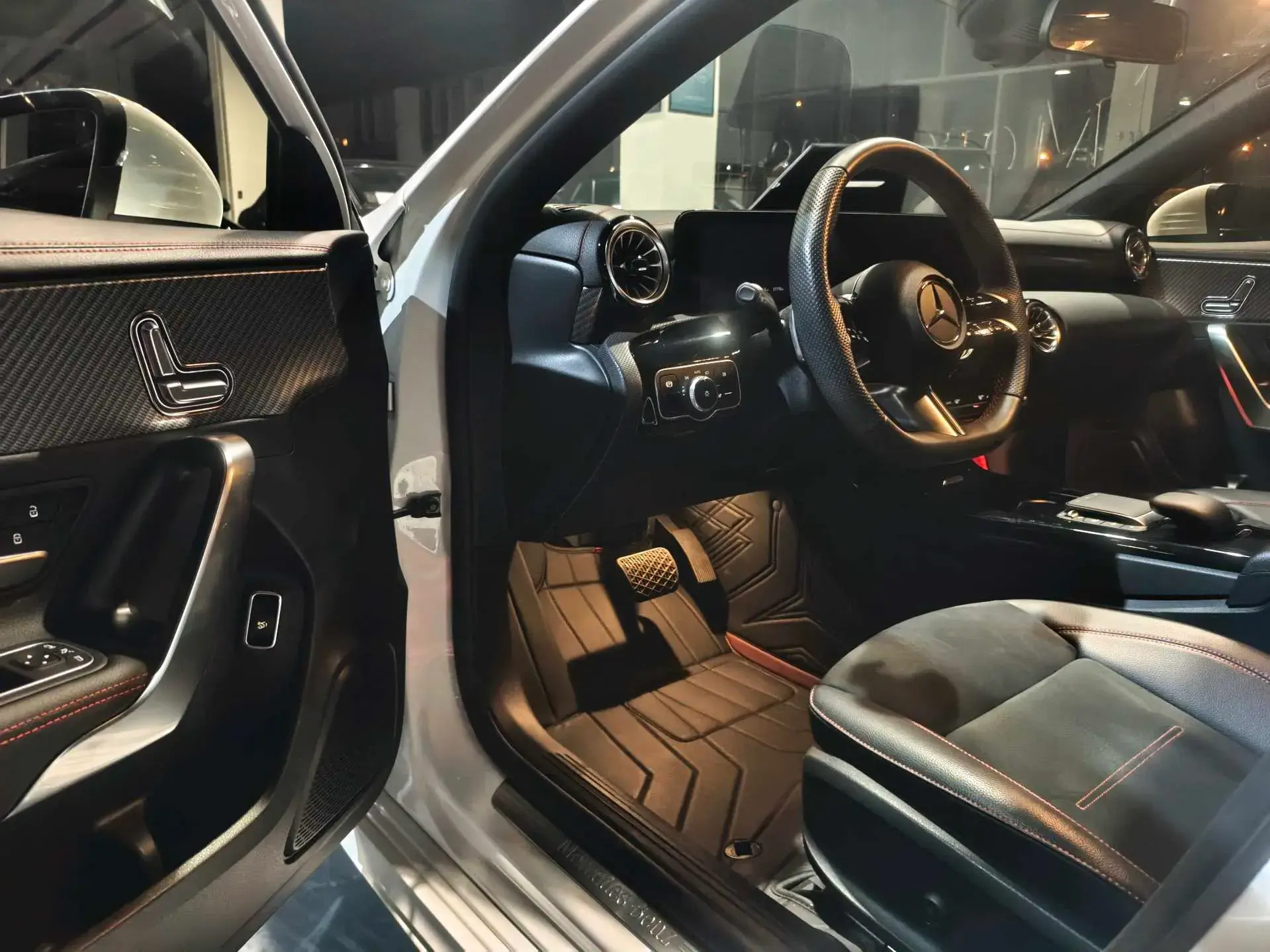 2023 MERCEDES-BENZ A thumbnail 4