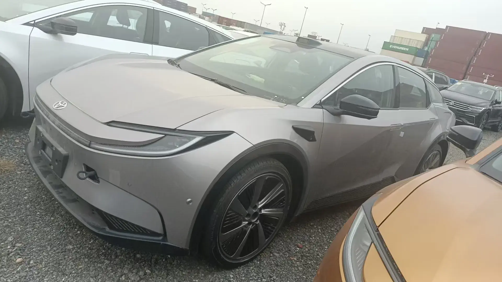 2025 TOYOTA BZ5 view 1