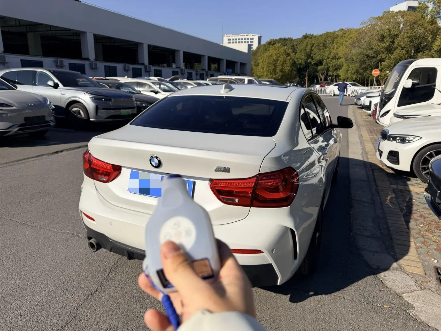 2022 BMW 1 thumbnail 2