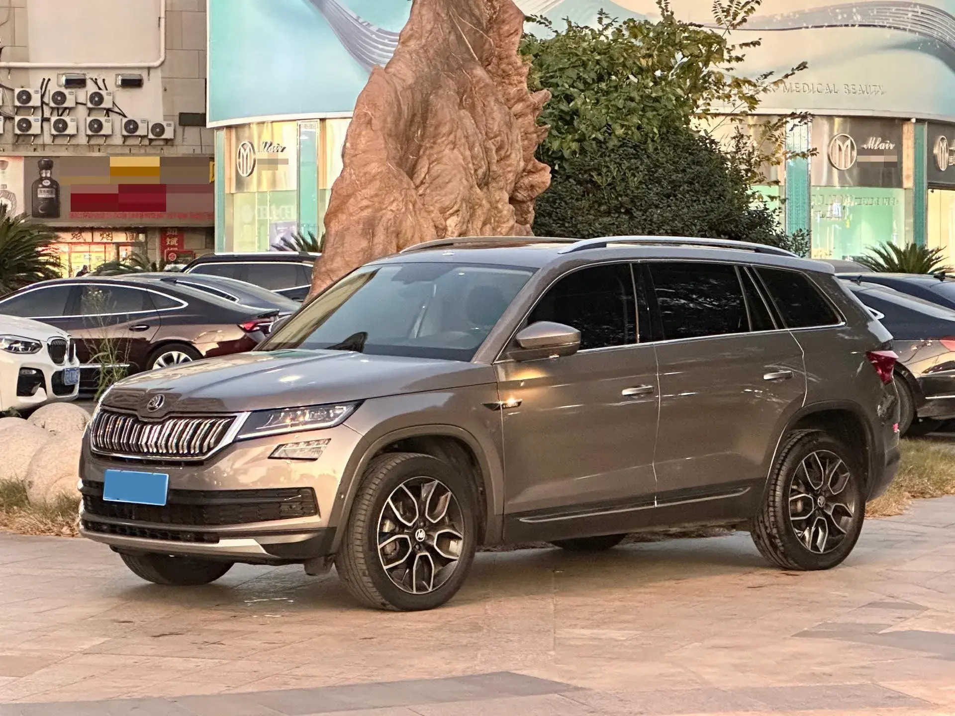 2019 CHEVROLET EQUINOX view 1
