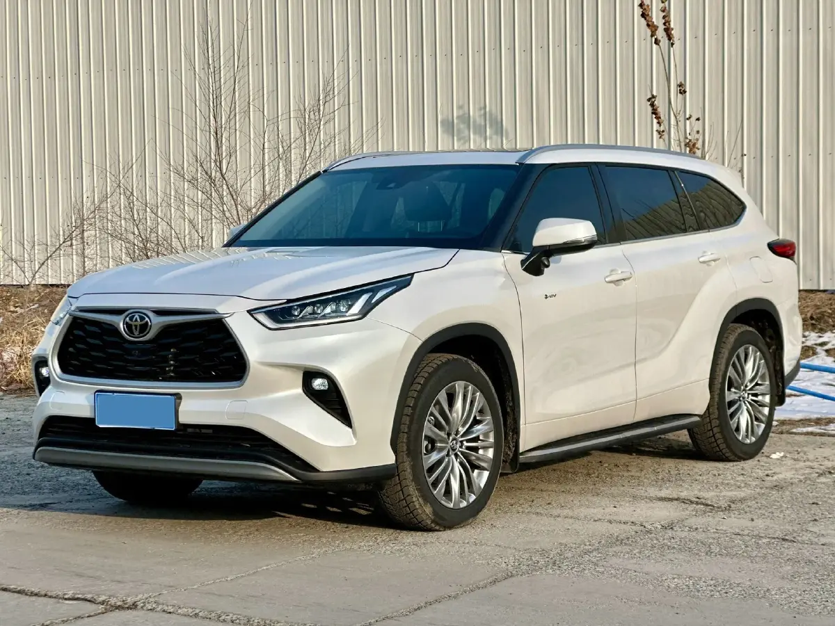 2024 Toyota Highlander 2.5L 189HP L4 E-CVT Hybrid