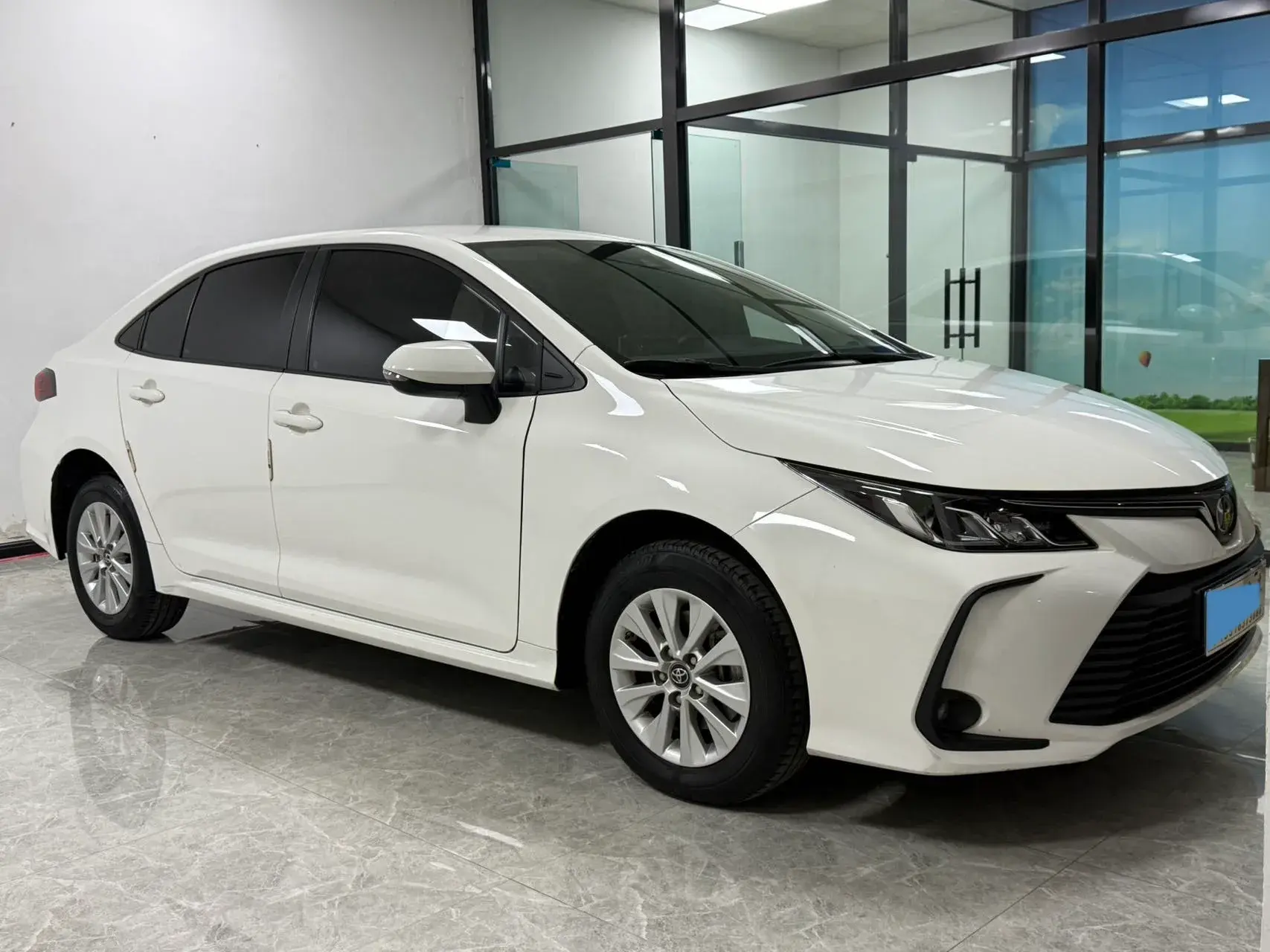 2019 TOYOTA COROLLA thumbnail 3