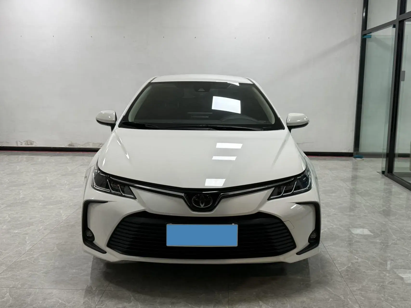 2019 TOYOTA COROLLA thumbnail 2