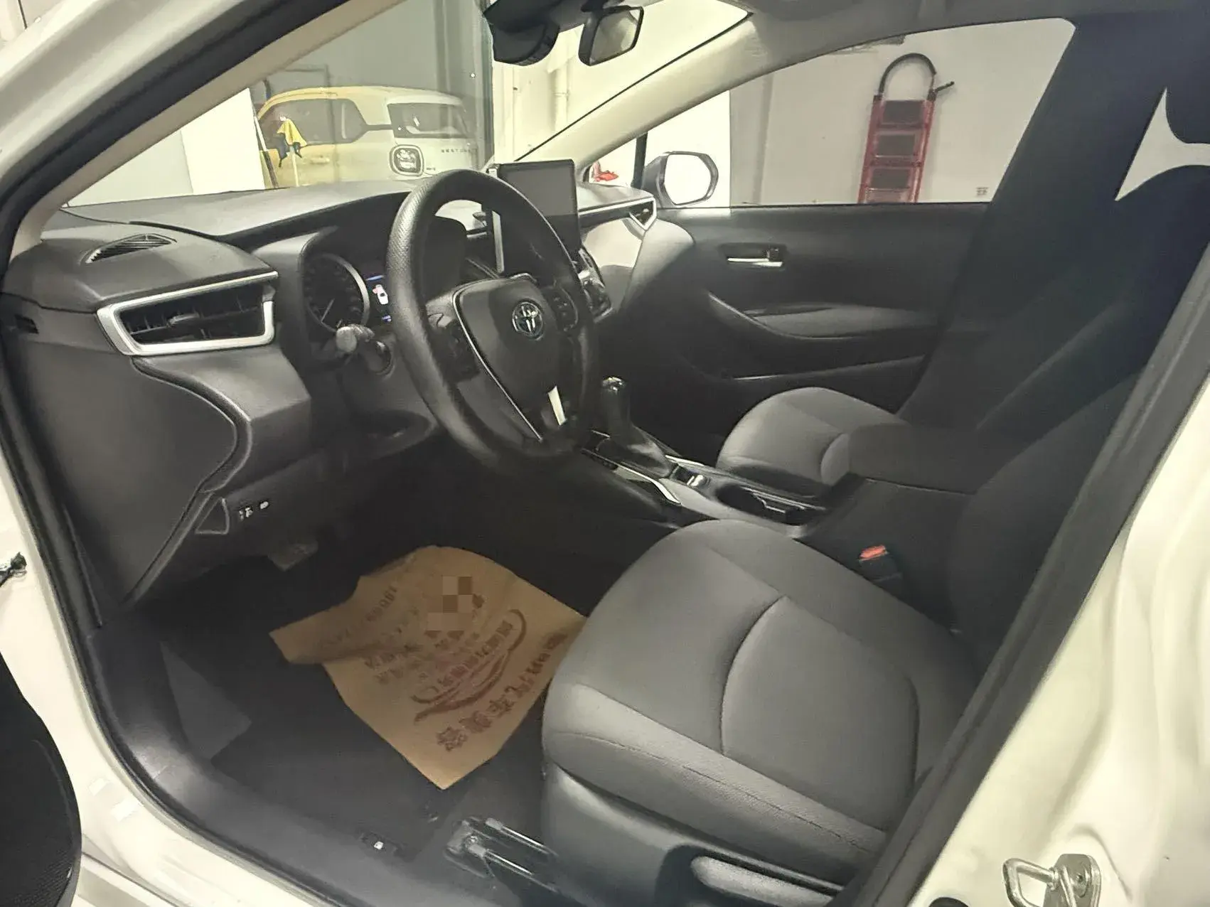 2019 TOYOTA COROLLA thumbnail 4