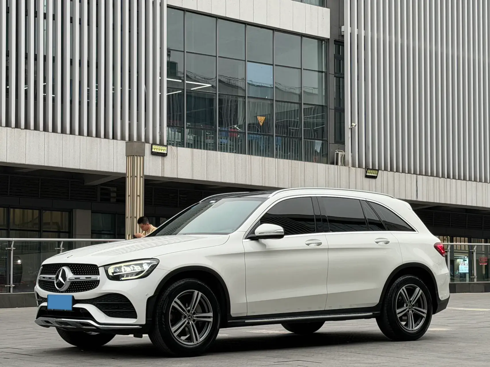 2020 MERCEDES-BENZ GLC view 1