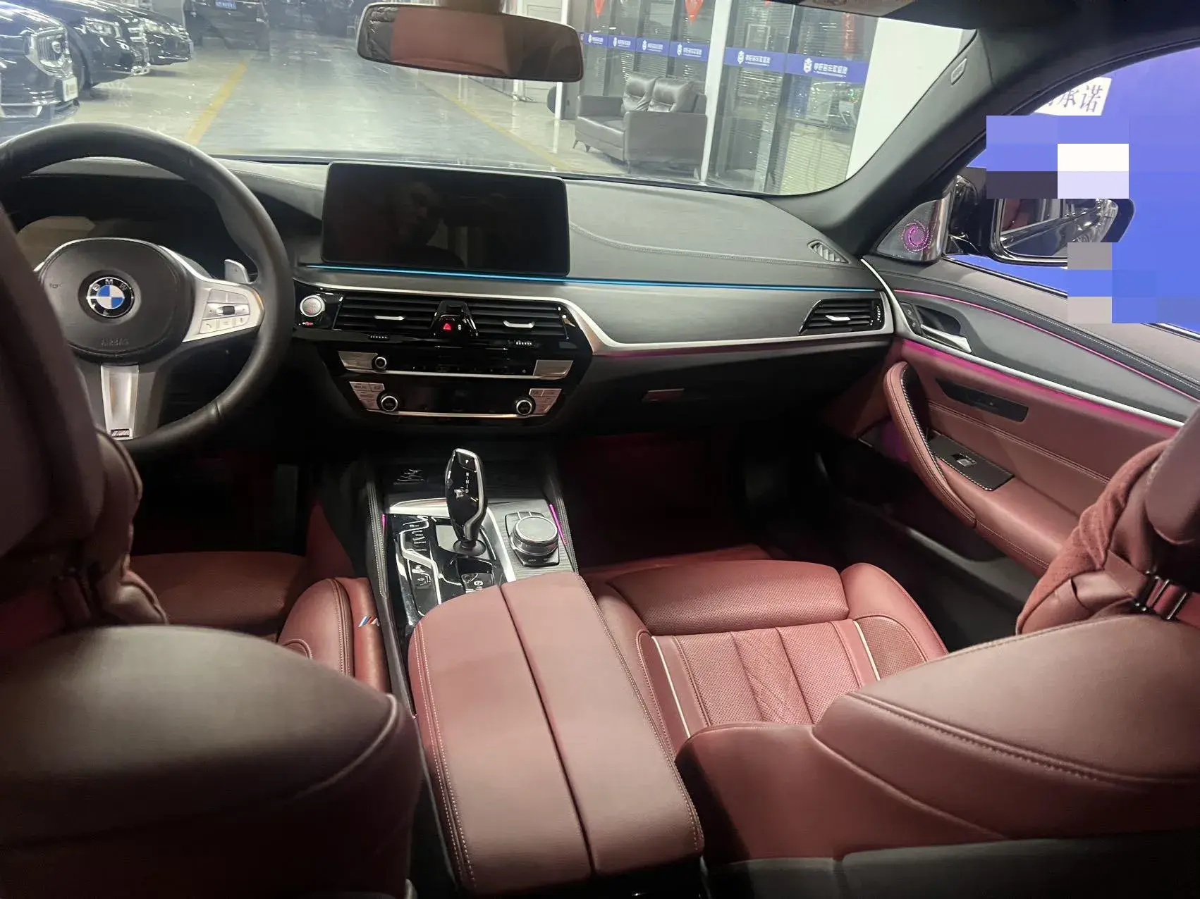 2023 BMW 5 thumbnail 3