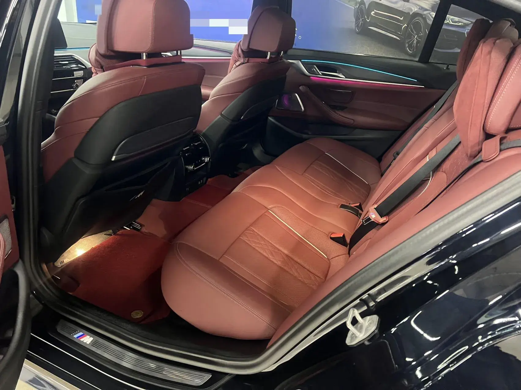 2023 BMW 5 thumbnail 2