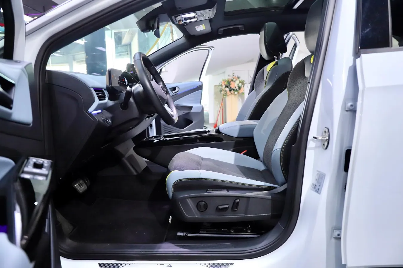 2022 Ford New Era Transit 2.2T 140HP L4 6AMT,autocango,china used car exporter,china ev exporter,chinese used car exporter,chinese used ev exporter