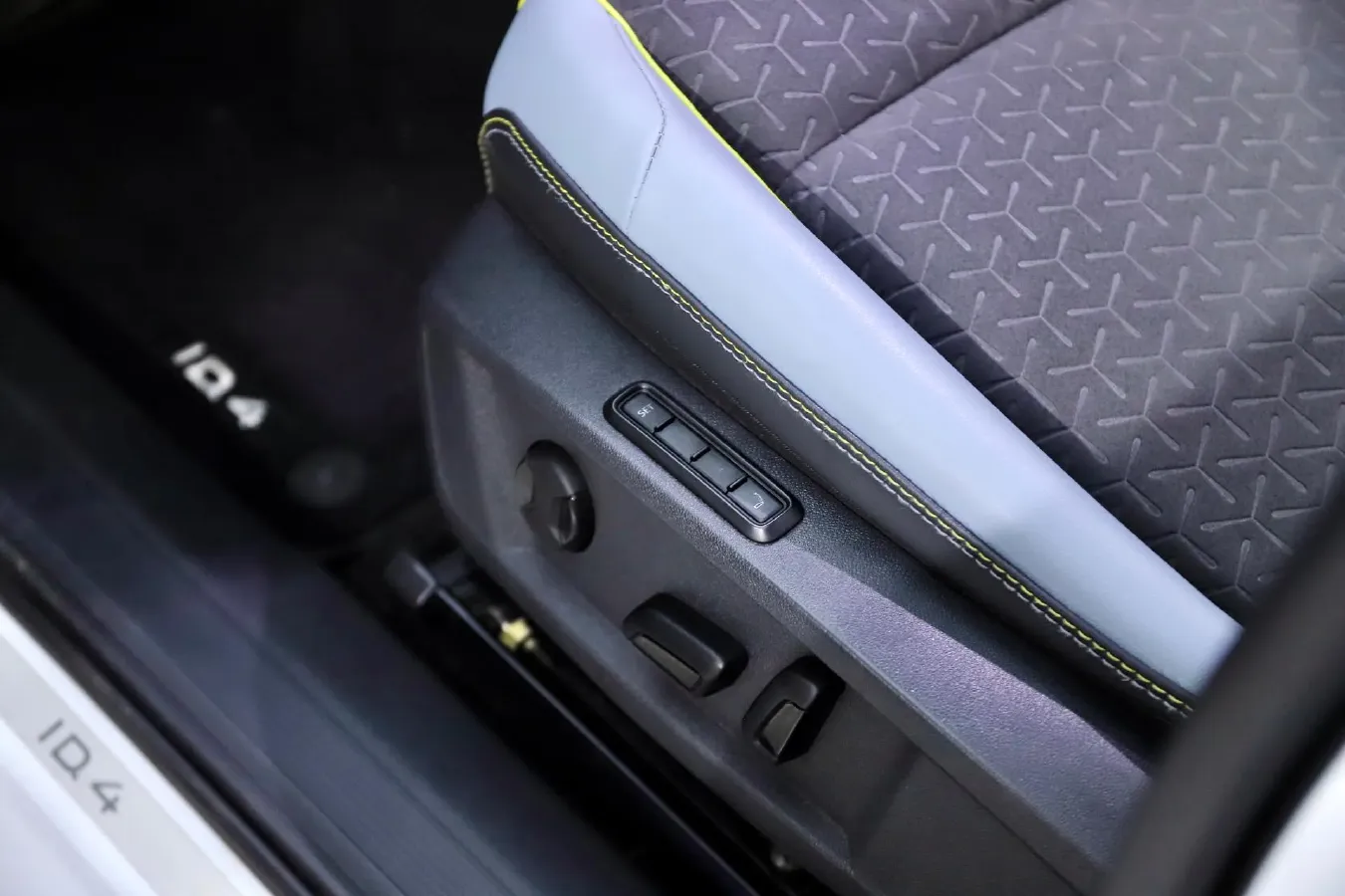 2022 Ford New Era Transit 2.2T 140HP L4 6AMT,autocango,china used car exporter,china ev exporter,chinese used car exporter,chinese used ev exporter