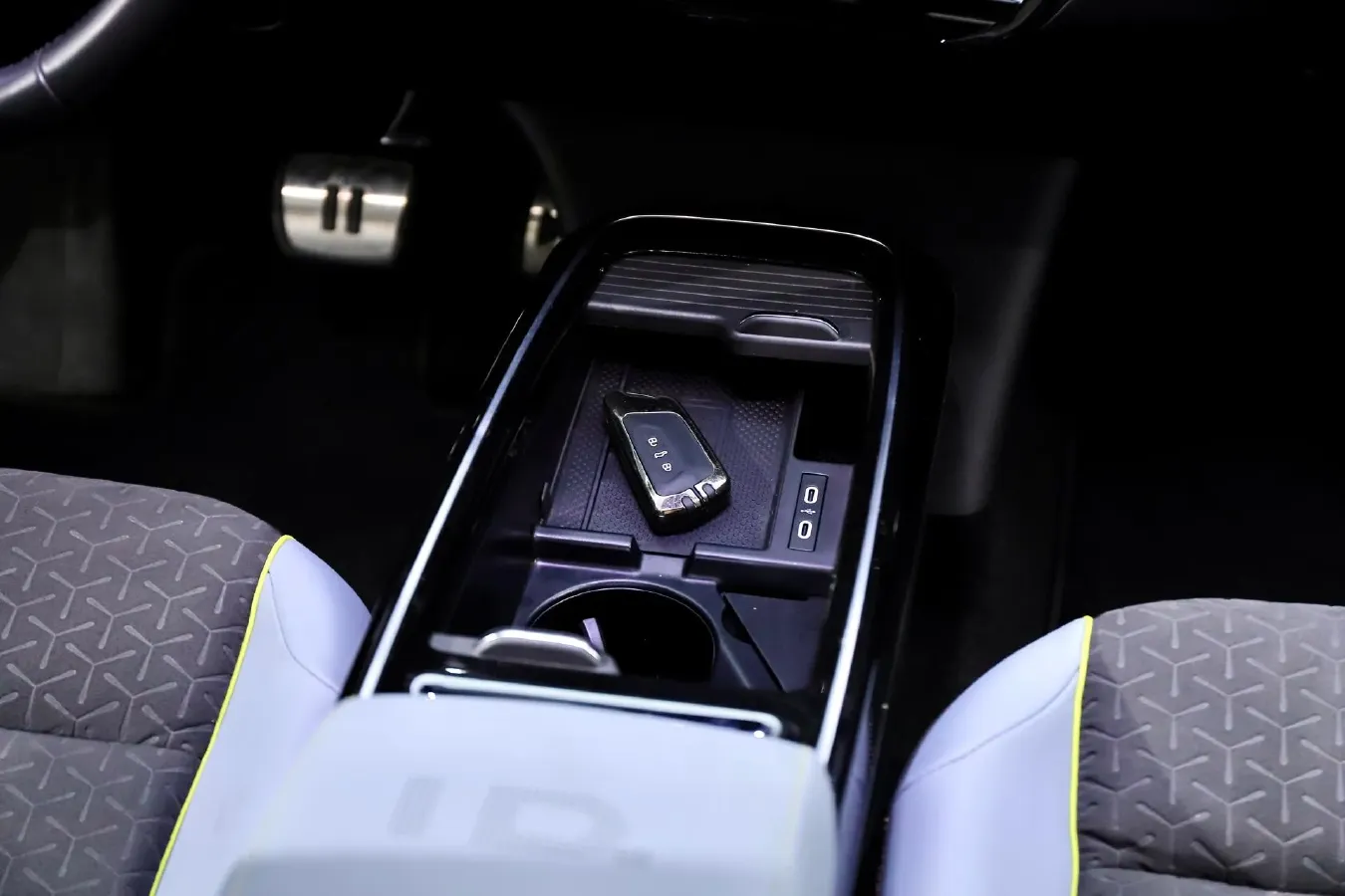 2022 Ford New Era Transit 2.2T 140HP L4 6AMT,autocango,china used car exporter,china ev exporter,chinese used car exporter,chinese used ev exporter