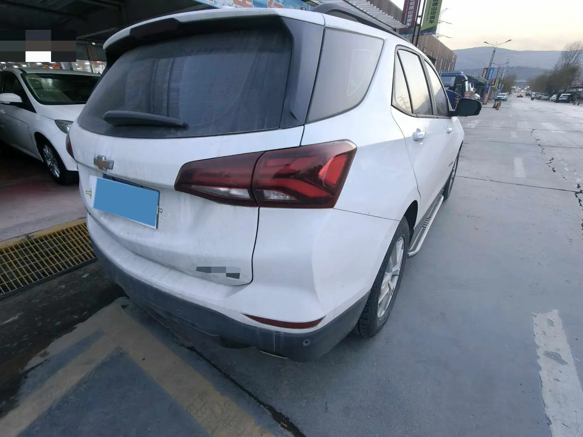 2021 CHEVROLET EQUINOX thumbnail 4