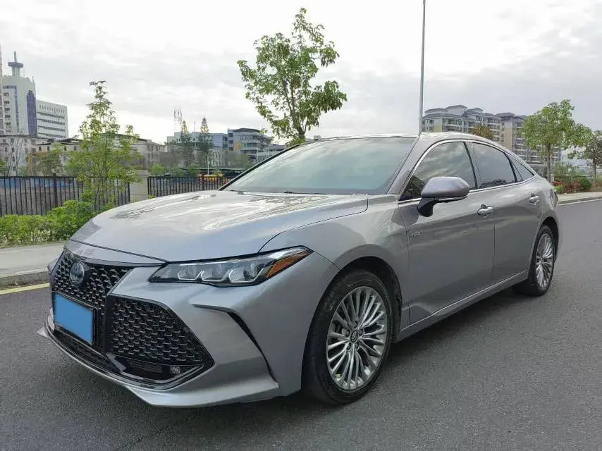 2019 Toyota Avalon 2.5L 178HP L4 E-CVT Hybrid