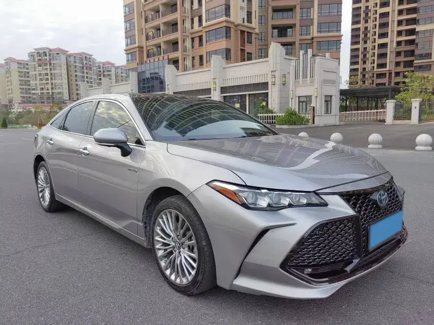 2019 TOYOTA AVALON thumbnail 3
