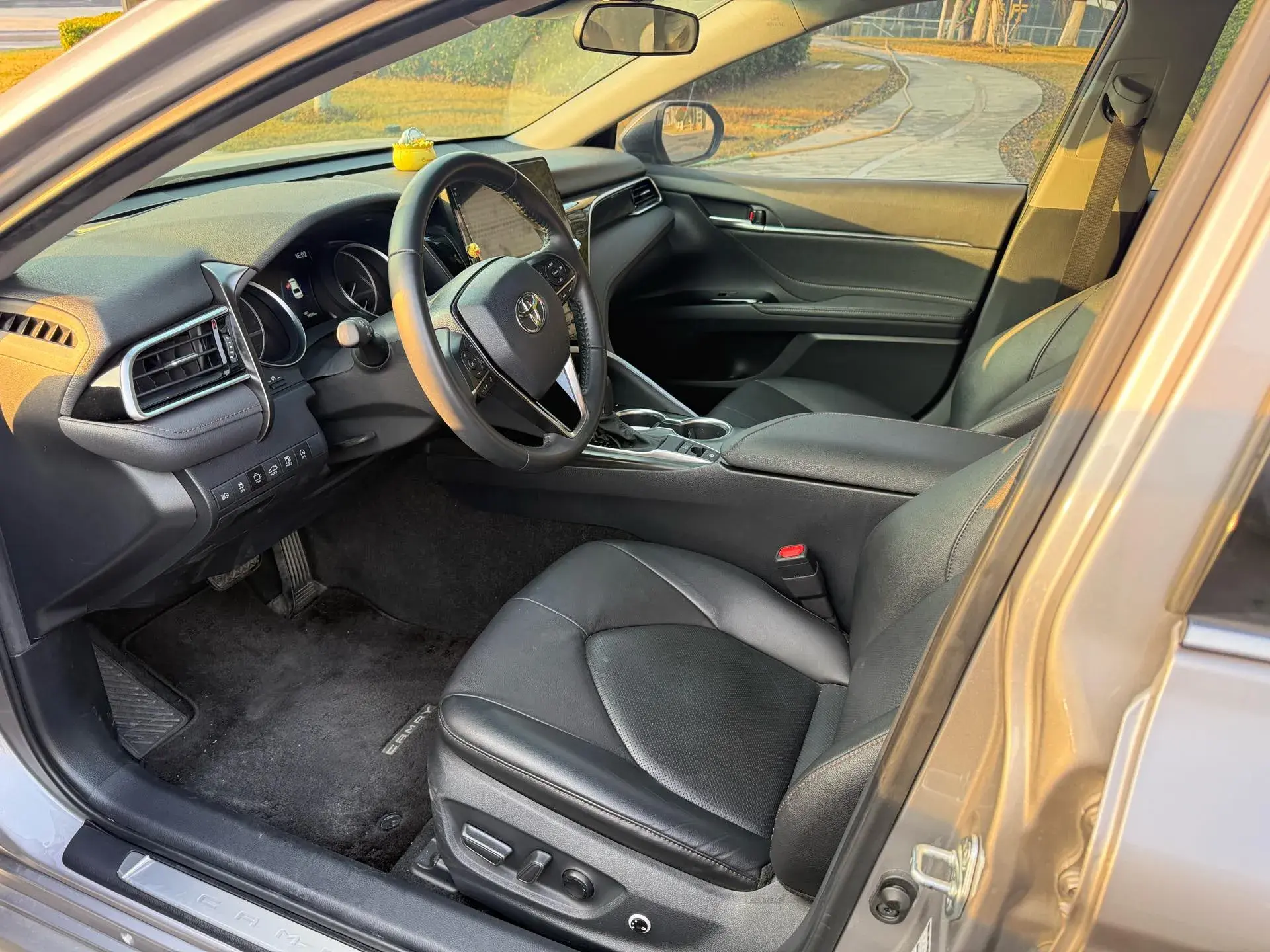 2021 TOYOTA CAMRY thumbnail 2