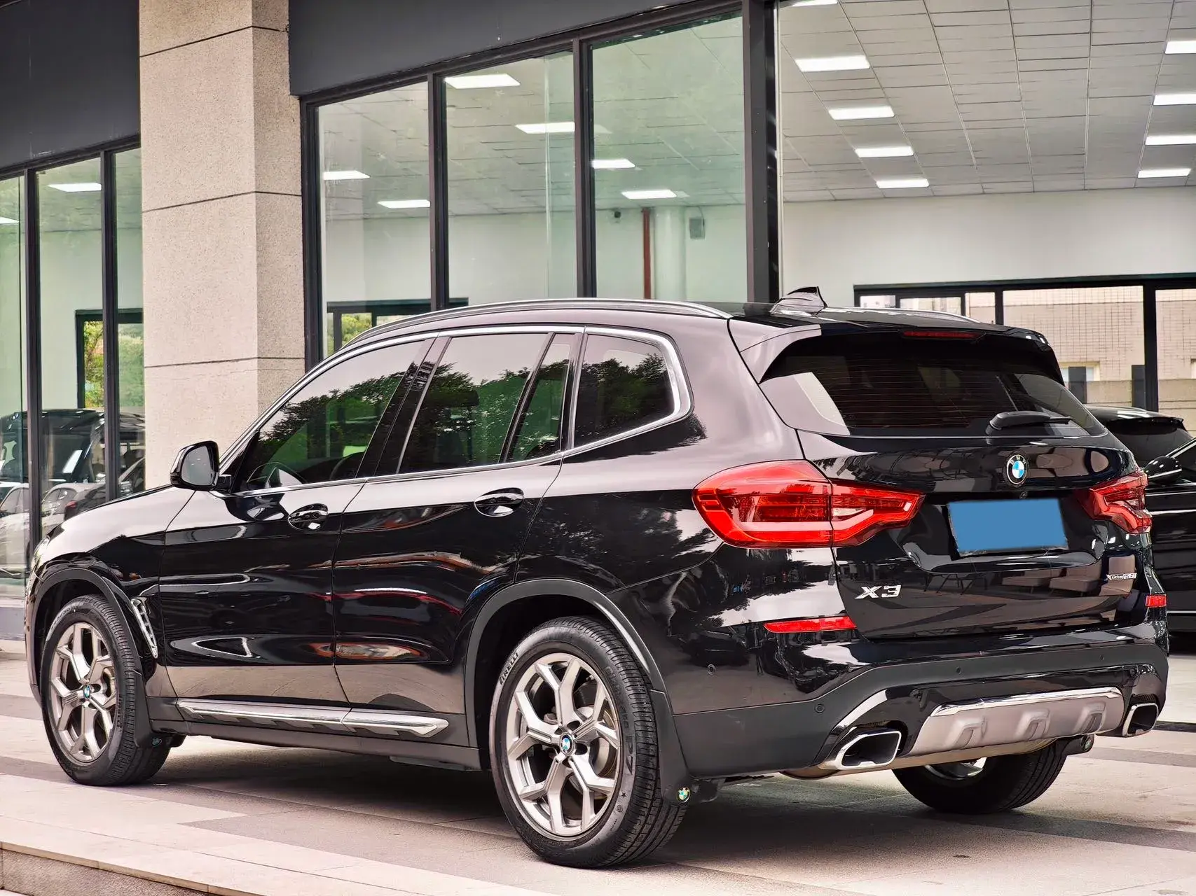 2021 BMW X3 thumbnail 3