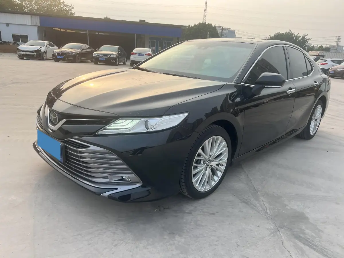 2019 Toyota Camry 2.5L 209HP L4 8AT