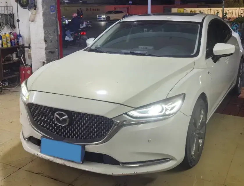 2020 MAZDA ATENZA view 1