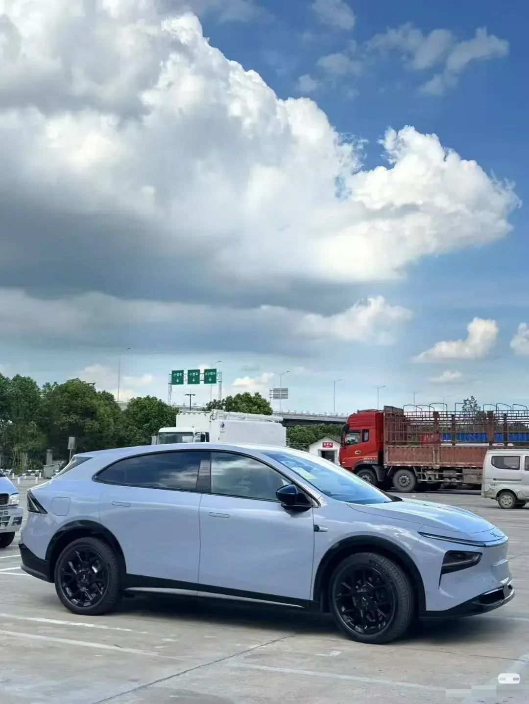 2025 XPENG G7 thumbnail 2