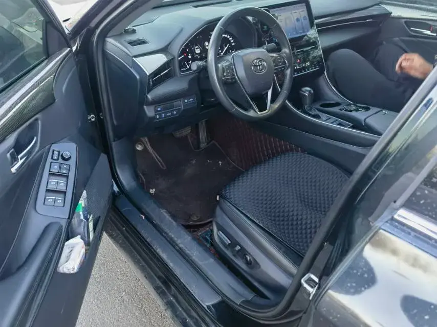 2022 TOYOTA AVALON thumbnail 3