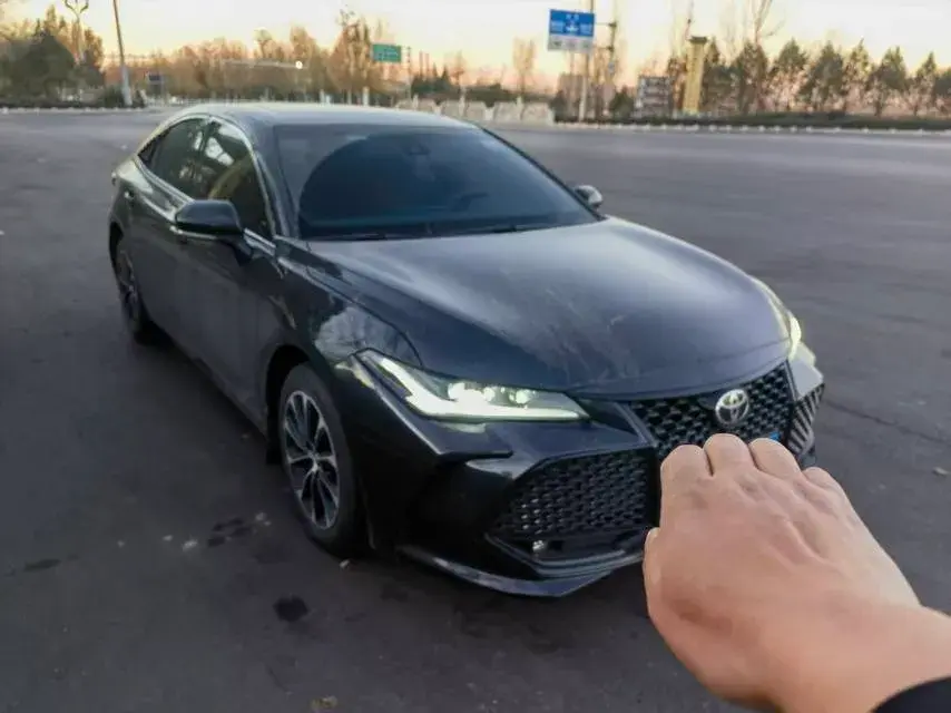 2022 TOYOTA AVALON thumbnail 2