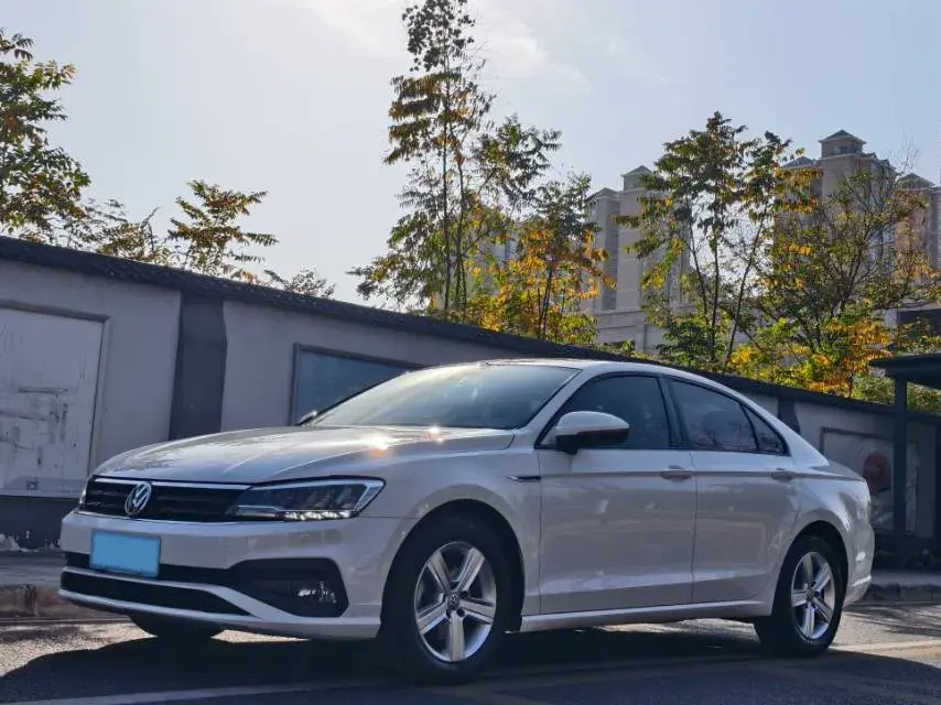2019 VOLKSWAGEN LAMANDO view 1