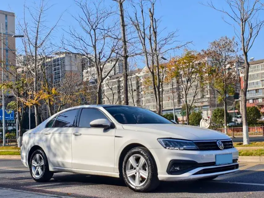 2019 VOLKSWAGEN LAMANDO thumbnail 3