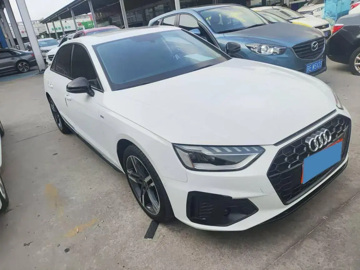 2022 AUDI A4L thumbnail 2