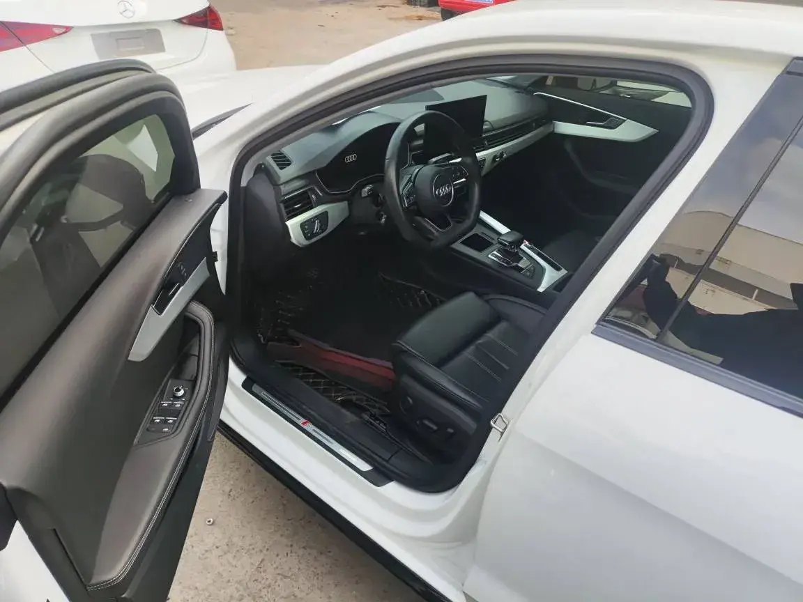 2022 AUDI A4L thumbnail 4