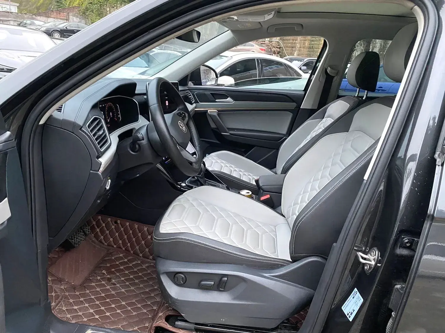 2023 VOLKSWAGEN TAYRON thumbnail 4