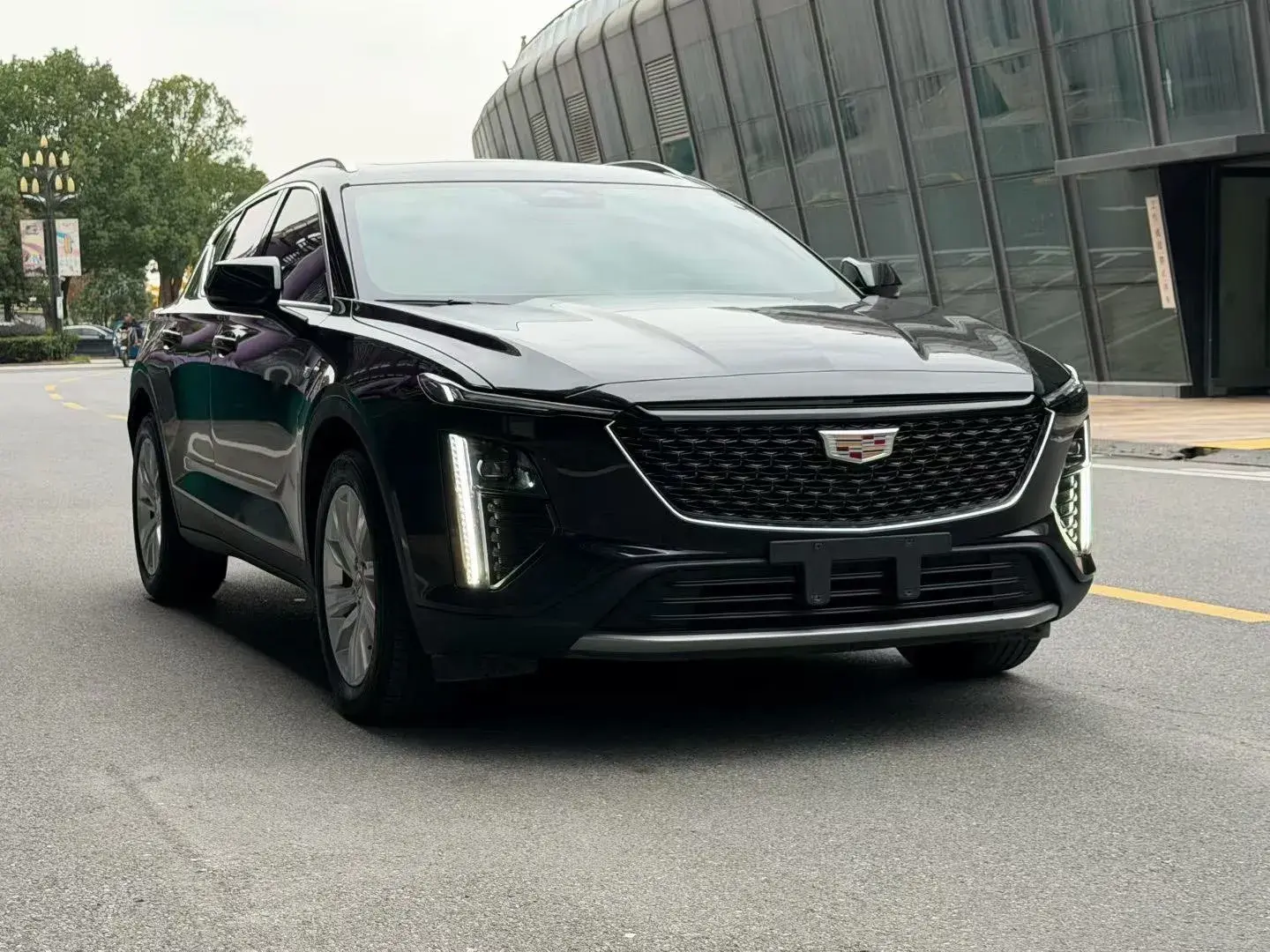 2023 CADILLAC GT4 thumbnail 3