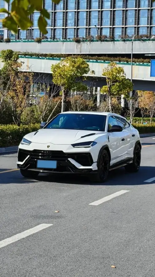 2022 Lamborghini Urus 4.0T 641HP V8 8AT