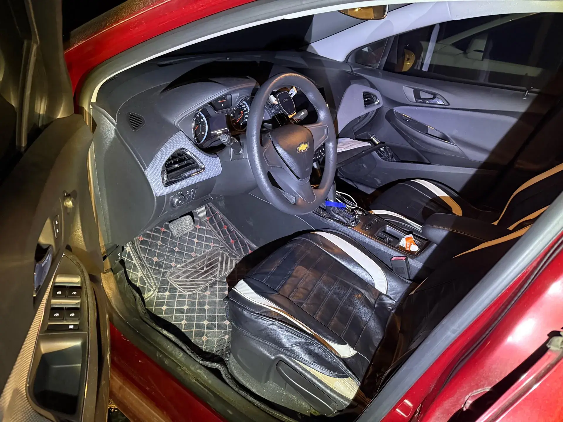 2018 CHEVROLET CRUZE thumbnail 2