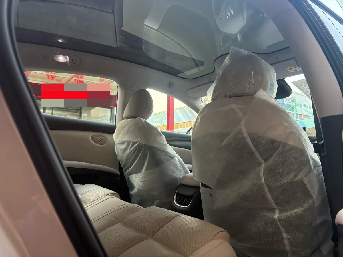 2024 IM L6 BEV 75KWH,autocango,china used car exporter,china ev exporter,chinese used car exporter,chinese used ev exporter