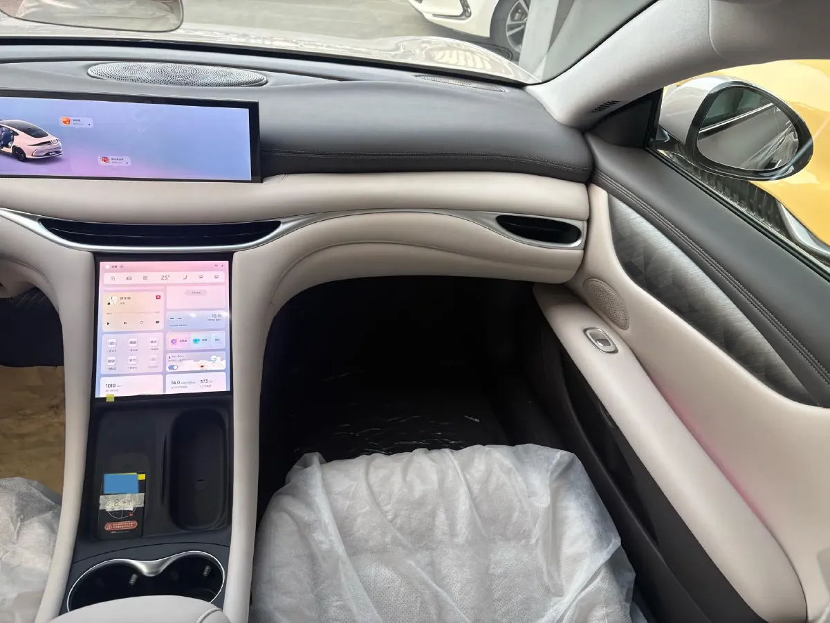 2024 IM L6 BEV 75KWH,autocango,china used car exporter,china ev exporter,chinese used car exporter,chinese used ev exporter