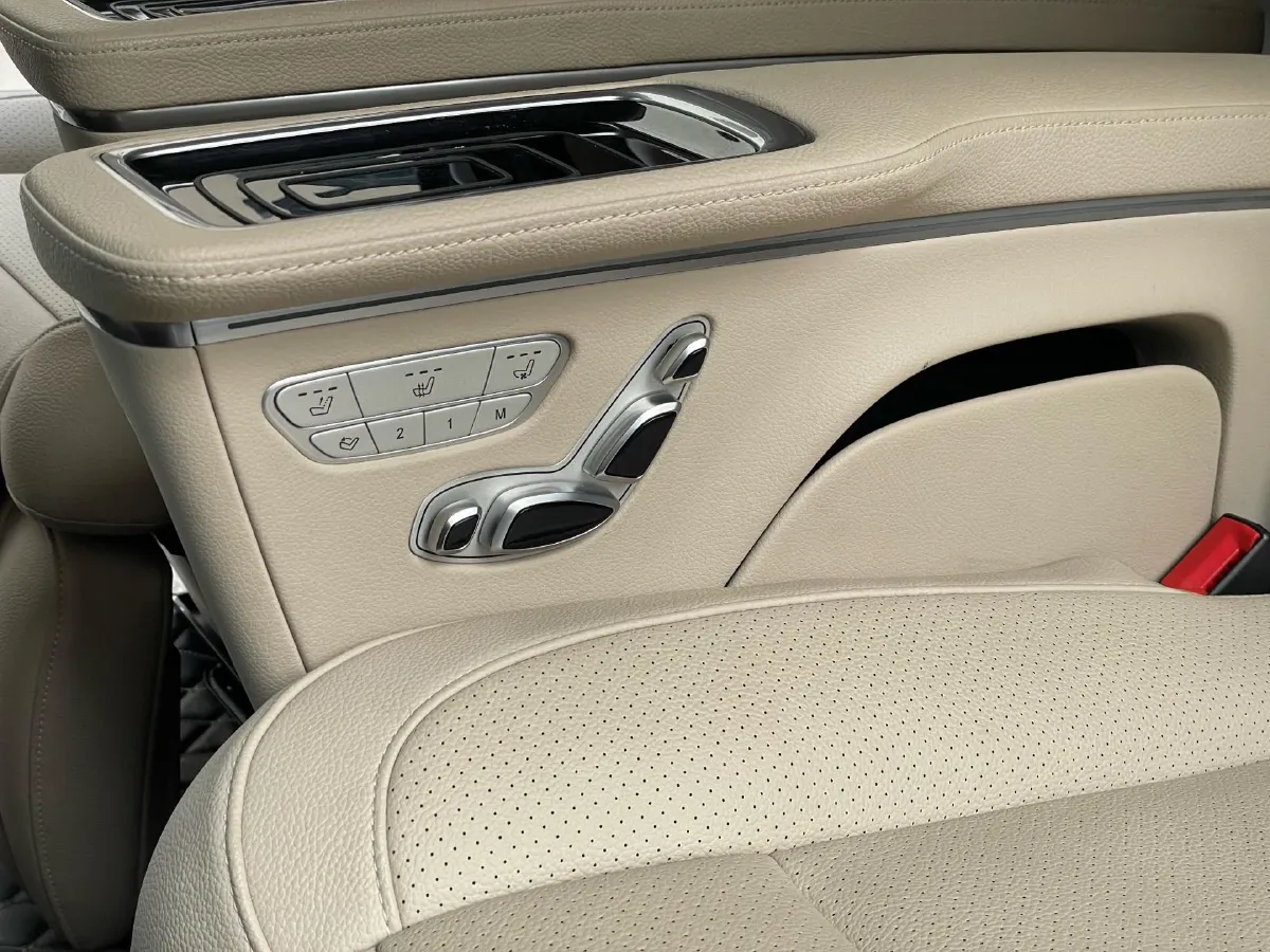 2020 Mercedes-Benz V Class 2.0T 211HP L4 9AT,autocango,china used car exporter,china ev exporter,chinese used car exporter,chinese used ev exporter