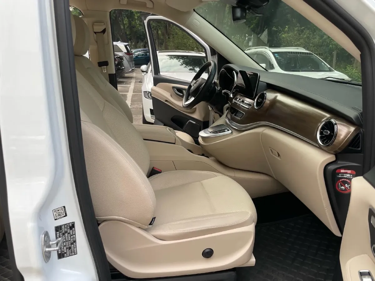 2020 Mercedes-Benz V Class 2.0T 211HP L4 9AT,autocango,china used car exporter,china ev exporter,chinese used car exporter,chinese used ev exporter