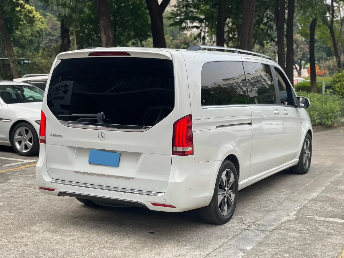 2020 Mercedes-Benz V Class 2.0T 211HP L4 9AT,autocango,china used car exporter,china ev exporter,chinese used car exporter,chinese used ev exporter