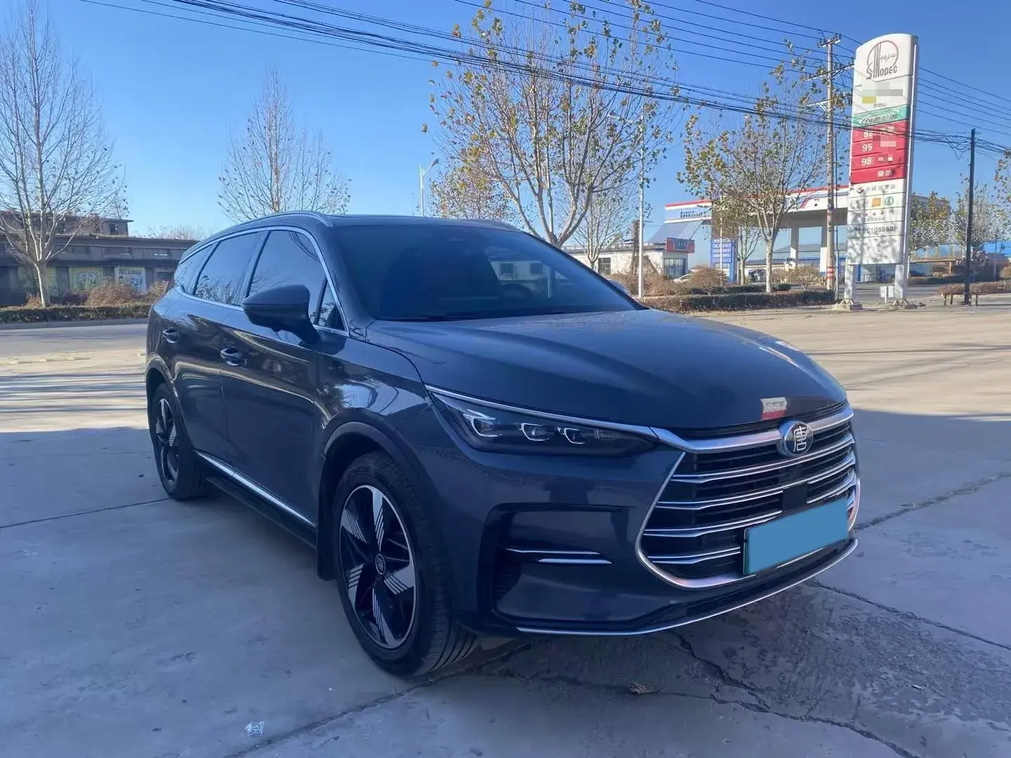 2023 BYD TANG thumbnail 3