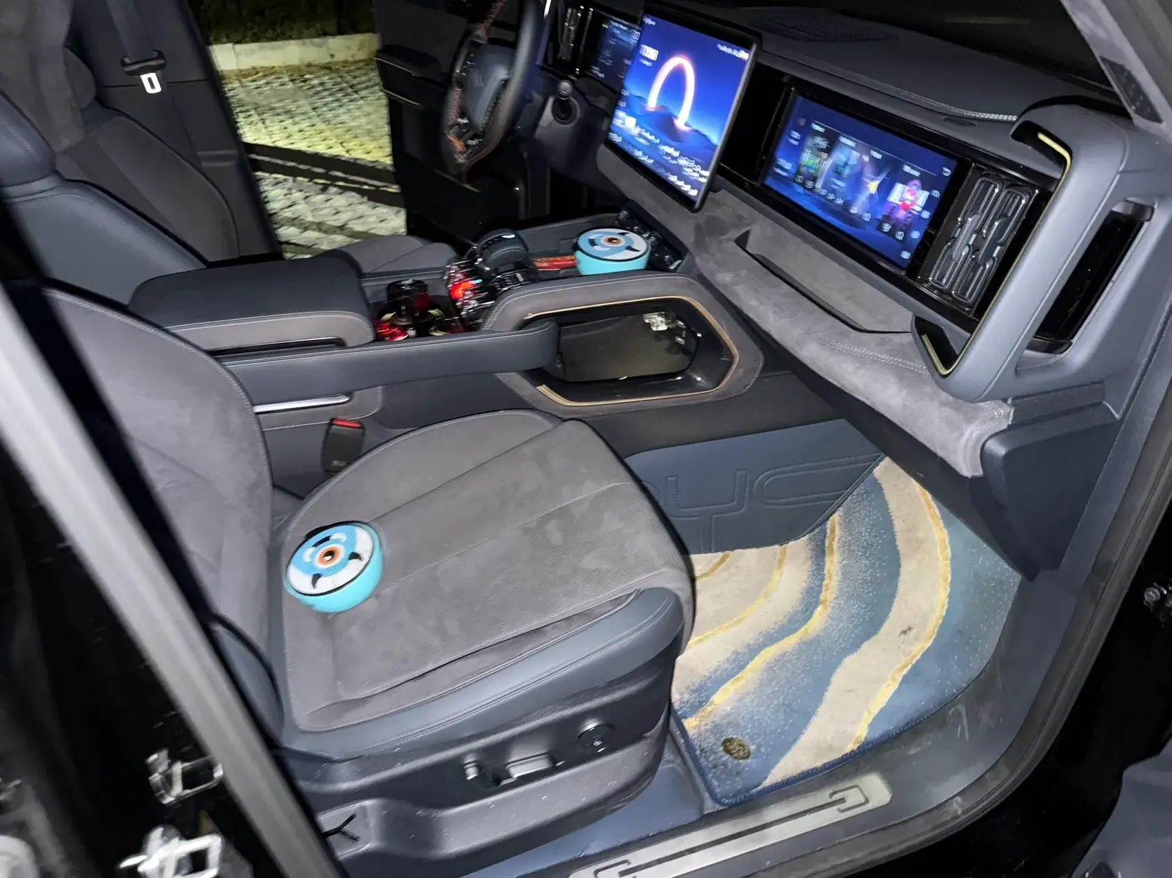 2023 TOYOTA CROWN thumbnail 4