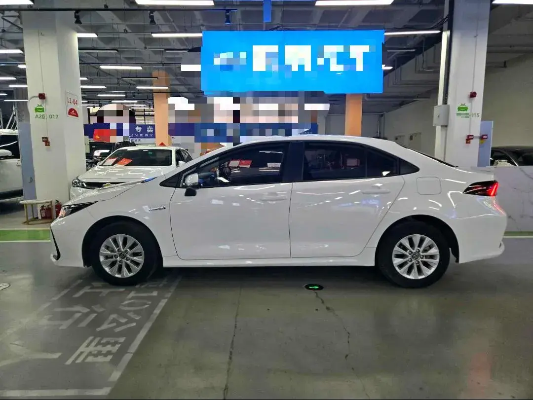 2022 TOYOTA COROLLA thumbnail 3