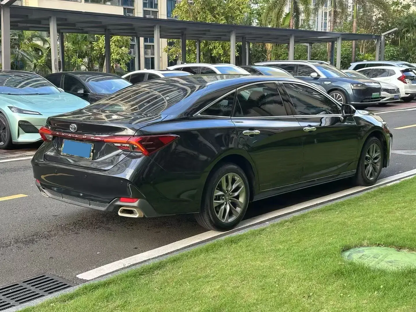 2022 TOYOTA AVALON thumbnail 4