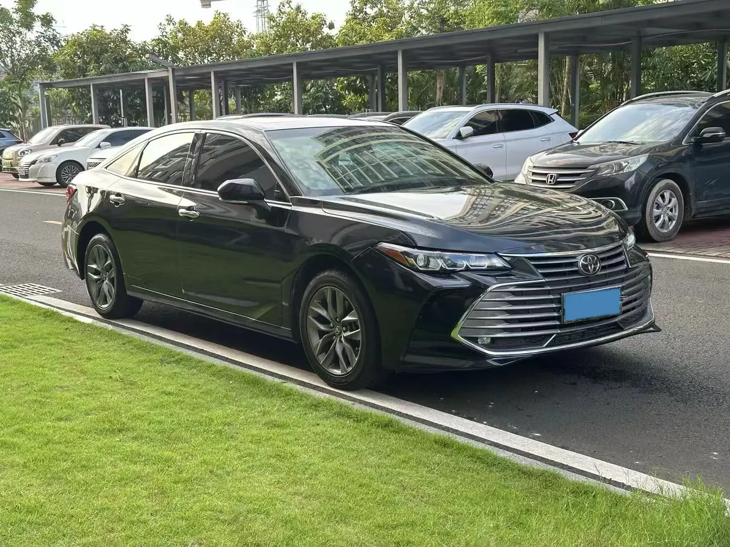 2022 TOYOTA AVALON thumbnail 3